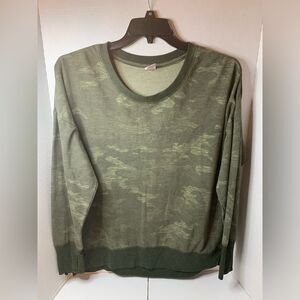 Avia Womens Athletic Top Sz XL Olive Green Camouflage Round Neck Activewear